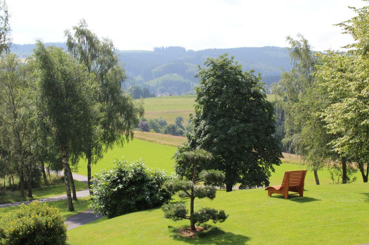 Cobbenrode Berghotel Habbel Und Die Welt Kann Warten מראה חיצוני תמונה